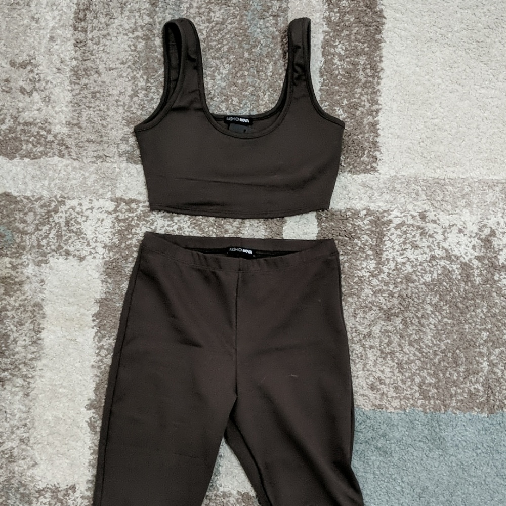 NEVER WORN Olive green biker short set